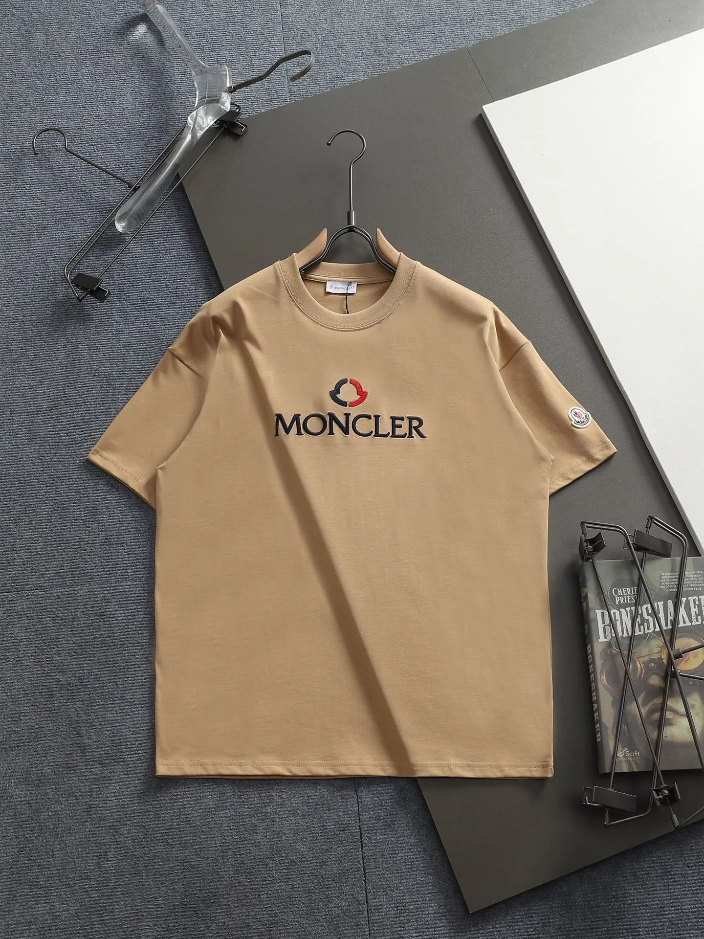 MONCLER LOGO 🪡 Logo ， Retro Same Style T 260 Versatile : Khaki Black White Size：XS~L